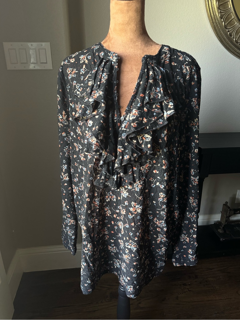 NWT Floral Lace Ruffle Blouse 1X Plus MSRP $89.50